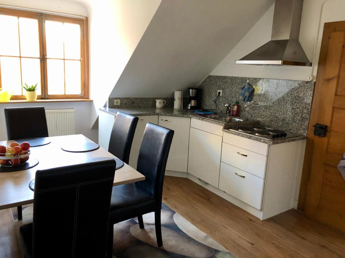Ferienwohnung Im Gruenen Auf Idyllisch Gelegenen Gutshof Und Doch So Zentral Waldshut-Tiengen Exterior photo